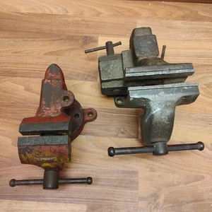 Lotto 2 Vise vintage Wilton 4" inclinabili e girevoli da banco 121079 & Wilton 3" girevoli - Foto 1 di 23