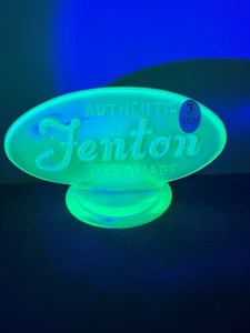 Fenton Topas Vaseline opalisierendes Uranglas Händlerschild - Bild 1 von 3