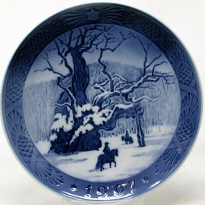 Royal Copenhagen Denmark Danish Christmas Plate 1967 - Picture 1 of 2