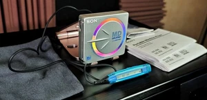 Walkman Sony MZ-E62 MiniDisc COMO NUEVO Estado ~ ¡Control remoto, bolsa y manual incluidos!  - Imagen 1 de 10