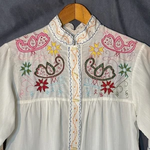 Vintage 70s Embroidered Tunic Top XS-S Boho Folk Birds Flowers Peasant White - Picture 1 of 10