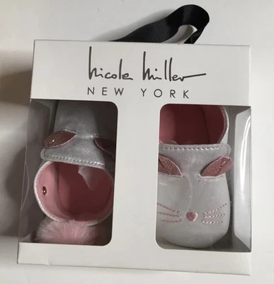 NICOLE MILLER NY BUNNY BABY ~ TODDLER 女孩软鞋 6-12 个月银色 ~ 粉色 全新带盒 — 第 1/4 张图片