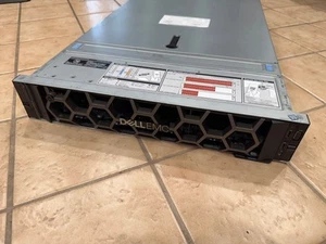 DELL Poweredge R740xd Dual Xeon Platinum 8160 2,1Ghz 256GB 24x2,5" H330 2x1100w - Zdjęcie 1 z 5