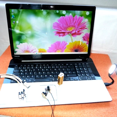 Toshiba L70 Skullcandy 17 Zoll l 8GB RAM NEU l 1TB SSD Windows 10 QUAD i7 HDMI - Bild 1 von 4