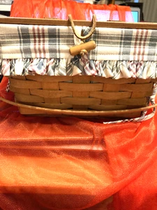 Longaberger Picnic Basket Plaid Fabric Trimmed Lined & Signed 1991, ATTRACTIVE - Picture 1 of 7