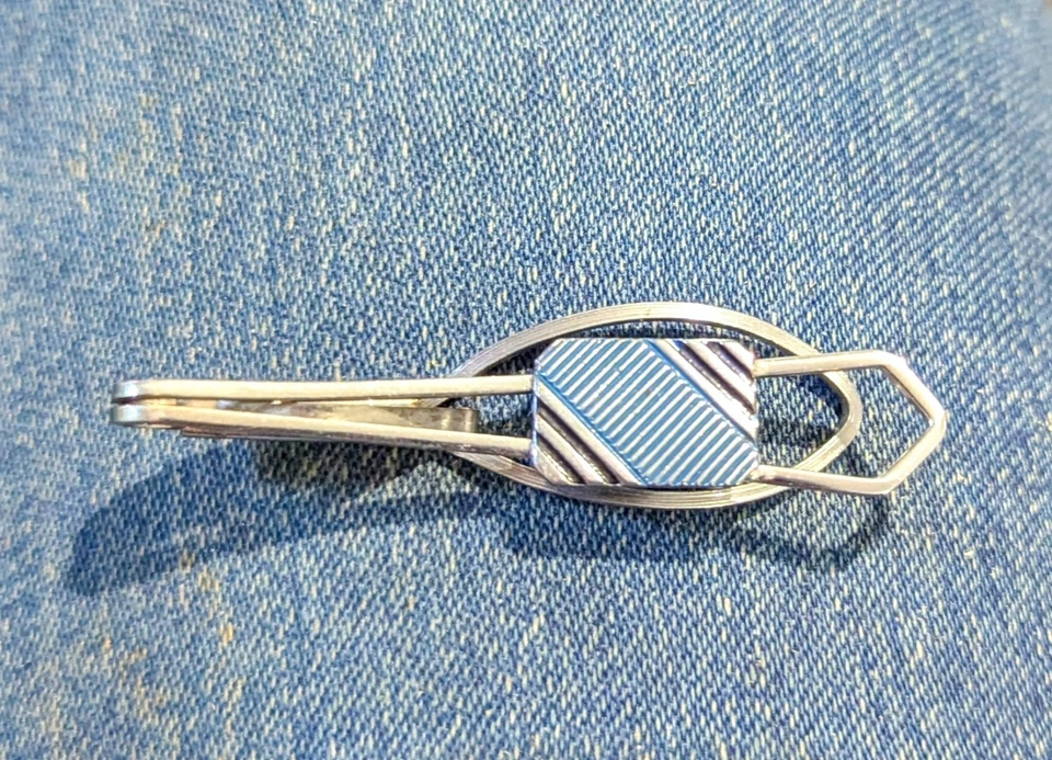 Vintage Lambournes Birmingham Silver Plated Tie Bar Clip Blue Design Detail  - Image 1 of 2