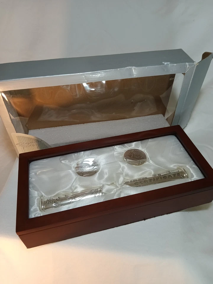 Juego de regalo de recuerdo plateado Stephan Baby para bebé Foto 1 de 4