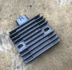 Regulator Rectifier From A 2003 Yamaha XVS125 Dragstar 9871 Miles - Picture 1 of 3