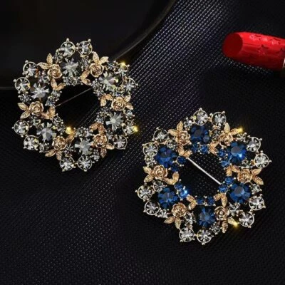 Vintage Crystal Flower Brooch Pin Fashion Suit Pin Corsage Accessories Brooches - Image 1 of 4
