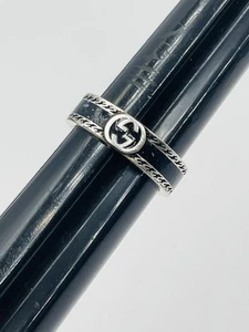 Gucci Italy Sterling Silver Speckled Black Resin Enamel G Logo Ring Size 9 - Picture 1 of 8