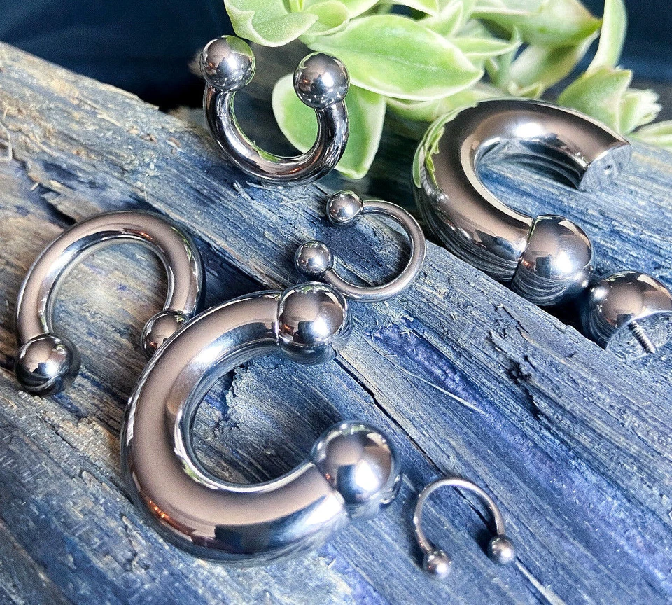 Zapato de caballo herradura roscado interno barra circular de titanio sólido G23 1 pieza Foto 1 de 4