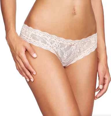 DKNY Beige Intimates 签名花边丁字裤女式内衣 S 码 L108517 — 第 1/2 张图片