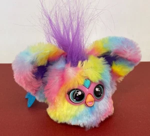 Hasbro 2024 ☆ Furby : Furblets ☆ RAY-VEE : Mini Interactive Pet with Bag Clip #2 - Bild 1 von 4