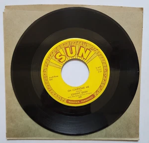 JOHNNY CASH -Oh Lonesome Me /Life Goes On SUN #355 Near MINT - Picture 1 of 2