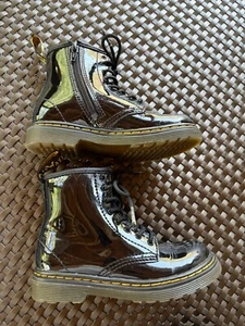 Stivali stringati DR MARTENS neri in vernice 8 occhielli bambina taglia 9 1460T - Foto 1 di 11