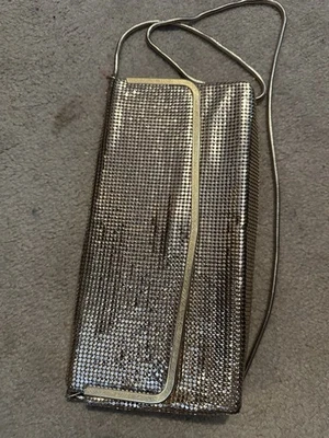 Bolsa de mão Glomesh bege dourada metal malha bolsa de mão Austrália vintage anos 70 anos 80 - Imagem 1 de 4
