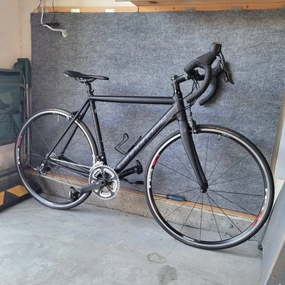 Bicicleta de carretera Cannondale Caad 10 54 cm usada necesita mantenimiento. Foto 1 de 4