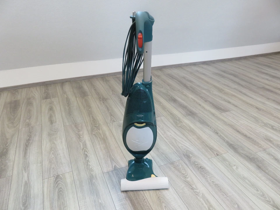 ORIGINAL Vorwerk Kobold VK 140 VK140 + EB 360 Aktivbürste TOP ZUSTAND U SAUBER  - Bild 1 von 4