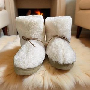 Vintage R.G. Barry Corp White Sherpa Bootie Slippers – Women’s Sizes S 5-6 Cozy - Picture 1 of 3