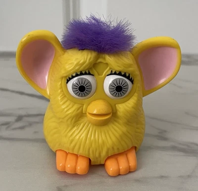 McDonalds Happy Meal Tiger Electronics 1998 3" Plastic FURBY Yellow w/Gray Eyes - Image 1 of 3