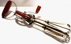 Vintage Hand Mixer Crank Manual Red Handles Hand Crank Wheel Works - Picture 1 of 10