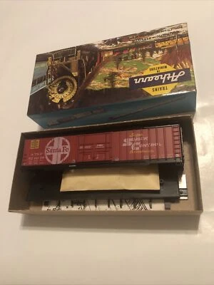 Athearn Trains In Miniature 1221 Santa Fe Shock 40ft Box Car Kit  - HO Scale New - Image 1 of 4