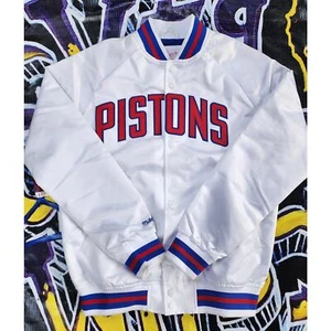 Chaqueta de satén Throwback Detroit Pistons Mitchell and Ness pequeña - Imagen 1 de 8