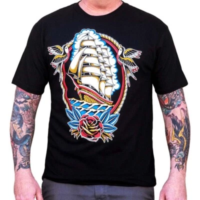 Camiseta Black Market Art Smooth Sailing Abrom Rose Tattoo Navio Náutico P-2X - Imagem 1 de 4