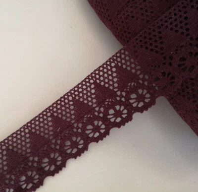 Precioso adorno de encaje de ganchillo de algodón floral rojo púrpura de 7 yardas de 2,25"' de ancho m0193 Foto 1 de 2