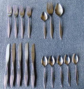 Oneida TEXTURA 17 Teile Oneidacraft Deluxe strukturiert/glänzend Edelstahl - Bild 1 von 6