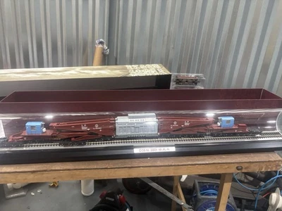 Bachmann CF00802 D38 380-TON Schnabel Wagon Set red, HO Scale, China Rail - Image 1 of 4