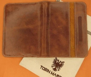 T. Marcus Modern PASSPORT WALLET Case RFID Shield Veg Tanned Leather Peccary - Bild 1 von 4