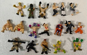 2004 Micro Icons Wrestlers Lot of 18 Magnetic Feet Action Figures - Picture 1 of 6