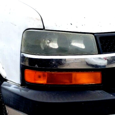 Faro derecho Chevrolet Express, GMC Savana, 2003, 2004, 2005, 2006 - 2014 Foto 1 de 4