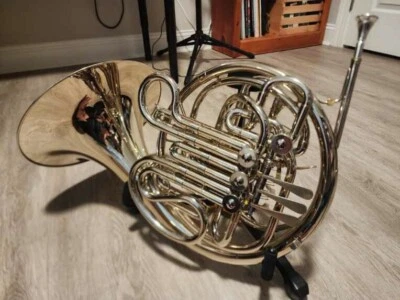 Cuerno francés doble Holton H379 níquel macizo plata Foto 1 de 4