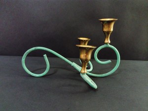Candelabro de Hierro y Bronce Realizado a mano en India. Estilo Victoriano