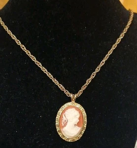 Vintage Cameo Necklace on 23" Gold Tone Chain  - Picture 1 of 4