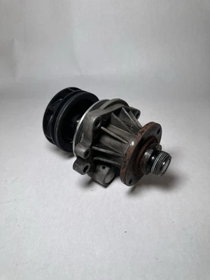 BMW 325XI 2001-2006 - Bomba de agua/refrigerante 7509985 Foto 1 de 4