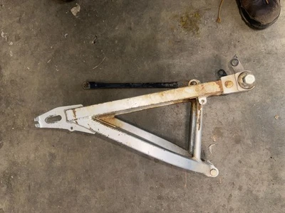 88,89,90 yamaha dt-50lc swingarm, 17W-22110-01-35 - Image 1 of 4