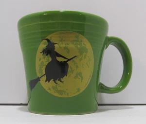 Fiesta Homer Laughlin Ernte Mond Halloween Hexe reitet Besen grün Tasse Becher - Bild 1 von 8