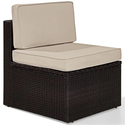 Silla de patio Crosley Palm Harbor de mimbre sin brazos en marrón y arena Foto 1 de 4