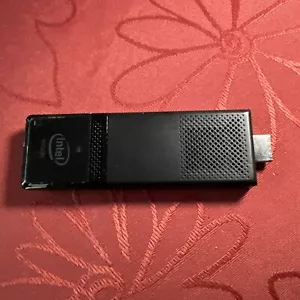 Intel Compute Stick STCK1A32WFC Atom Z3735F 2GB 32GB - Foto 1 di 9
