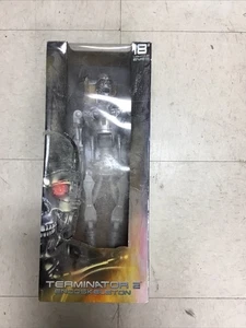 NECA Terminator 2 Endoskeleton T-800 LED Light up Eyes 1/4 Scale 18" Figure READ - Picture 1 of 7