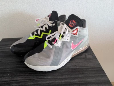 Size 9.5 - Nike Space Jam x LeBron 18 Low Bugs x Marvin - Image 1 of 4