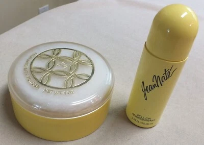 Juego Jean Nate Vintage: Polvo de Baño Perfumado 4oz y Antitranspirante Roll-on 2.75oz Foto 1 de 4