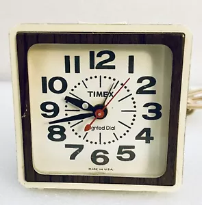Vintage Timex Electric Alarm Clock Model 7413-4A - Woodgrain Finish - Lighted Di - Picture 1 of 11