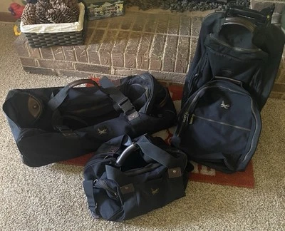 Bolsas/maletas de lona con ruedas Eddie Bauer Expedition 30", 98L y 22", 45L, etc. Foto 1 de 4