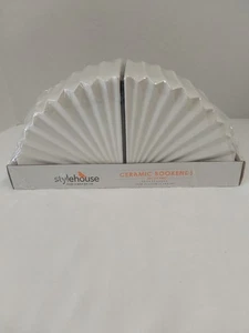 Stylehouse Set Of Two Ceramic Bookends Ivory Fan Design 5.9" X 5.9" X 3.5" BNWT! - Picture 1 of 4