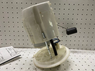 2011-2014 Chrysler 200 2.4L OEM Fuel Pump Assembly - Image 1 of 4