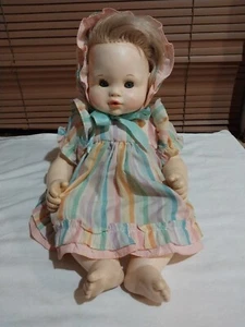Muñeca vintage de 16" Drink and Wet Suzanne Gibson 1980 - Imagen 1 de 12